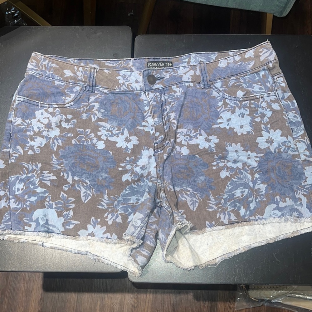Forever 21 light floral shirt